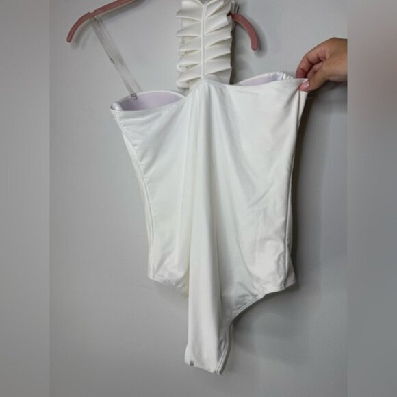 Elegant White Ruffled Bathing Suit – Size Large – Never Worn - Picture 3 of 6